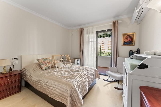 Apartamento de 2 habitaciones en Riviera del Sol, Mijas en venta con piscina garaje - 299.000 € (Ref: 9720927)