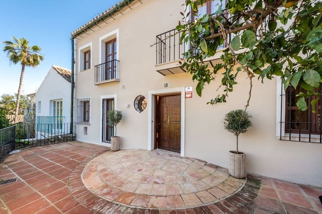 4 sovrum Hus till salu i Golden Mile, Marbella med pool garage - 2 495 000 € (Ref: 9720935)