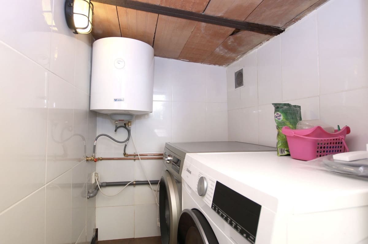 4 Zimmer Strandapartment zu verkaufen in Estepona mit Pool Garage - 949.000 € (Ref: 9726195)