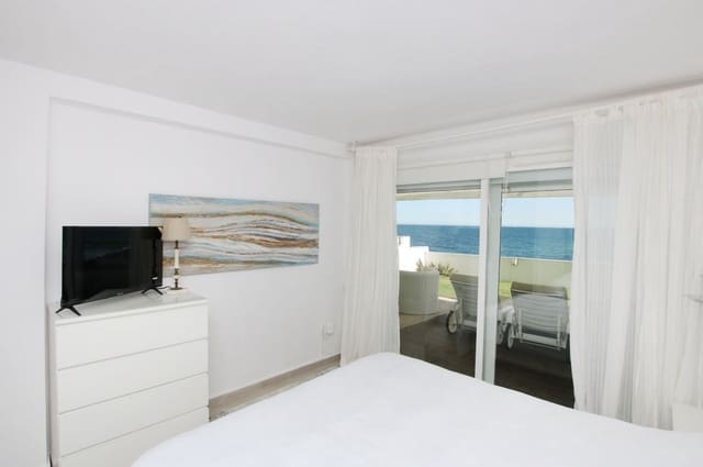 4 camera da letto Appartamento sulla Spiaggia in vendita in Estepona con piscina garage - 949.000 € (Rif: 9726195)