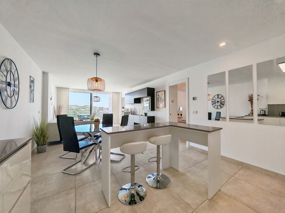 Apartamento de 3 habitaciones en La Cala de Mijas en venta con piscina garaje - 590.000 € (Ref: 9734231)