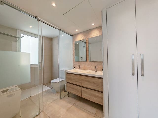 Apartamento de 3 habitaciones en La Cala de Mijas, Mijas en venta con piscina garaje - 590.000 € (Ref: 9734231)