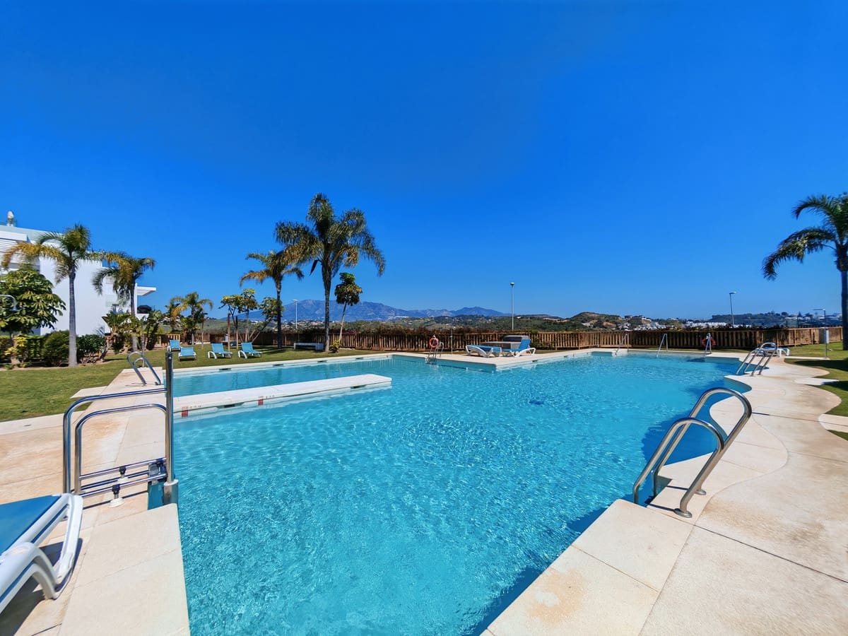 Apartamento de 3 habitaciones en La Cala de Mijas en venta con piscina garaje - 590.000 € (Ref: 9734231)