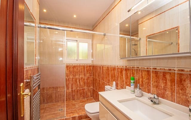 3 sovrum Villa till salu i Marbesa, Marbella med pool garage - 1 150 000 € (Ref: 9734997)