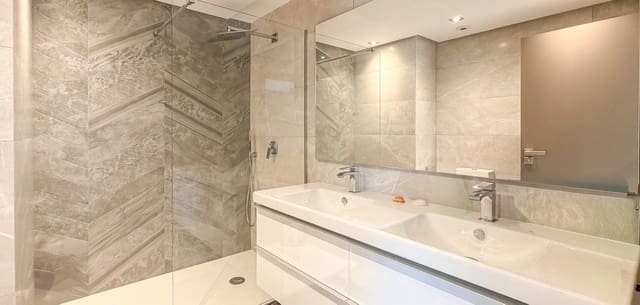 Apartamento de 2 habitaciones en La Cala Golf, Mijas en venta con piscina garaje - 499.000 € (Ref: 9734999)