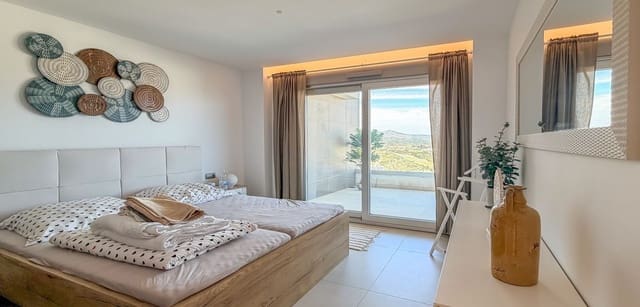 Apartamento de 2 habitaciones en La Cala Golf, Mijas en venta con piscina garaje - 499.000 € (Ref: 9734999)