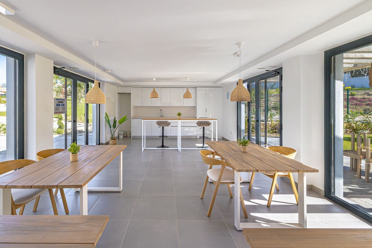 2 chambre Appartement à vendre à Estepona avec piscine garage - 495 000 € (Ref: 9745204)