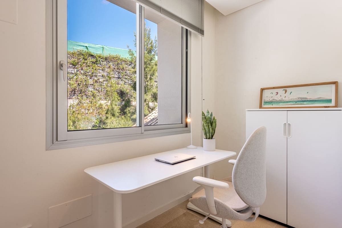 4 sovrum Takvåning till salu i Benahavis med pool garage - 1 249 000 € (Ref: 9745205)