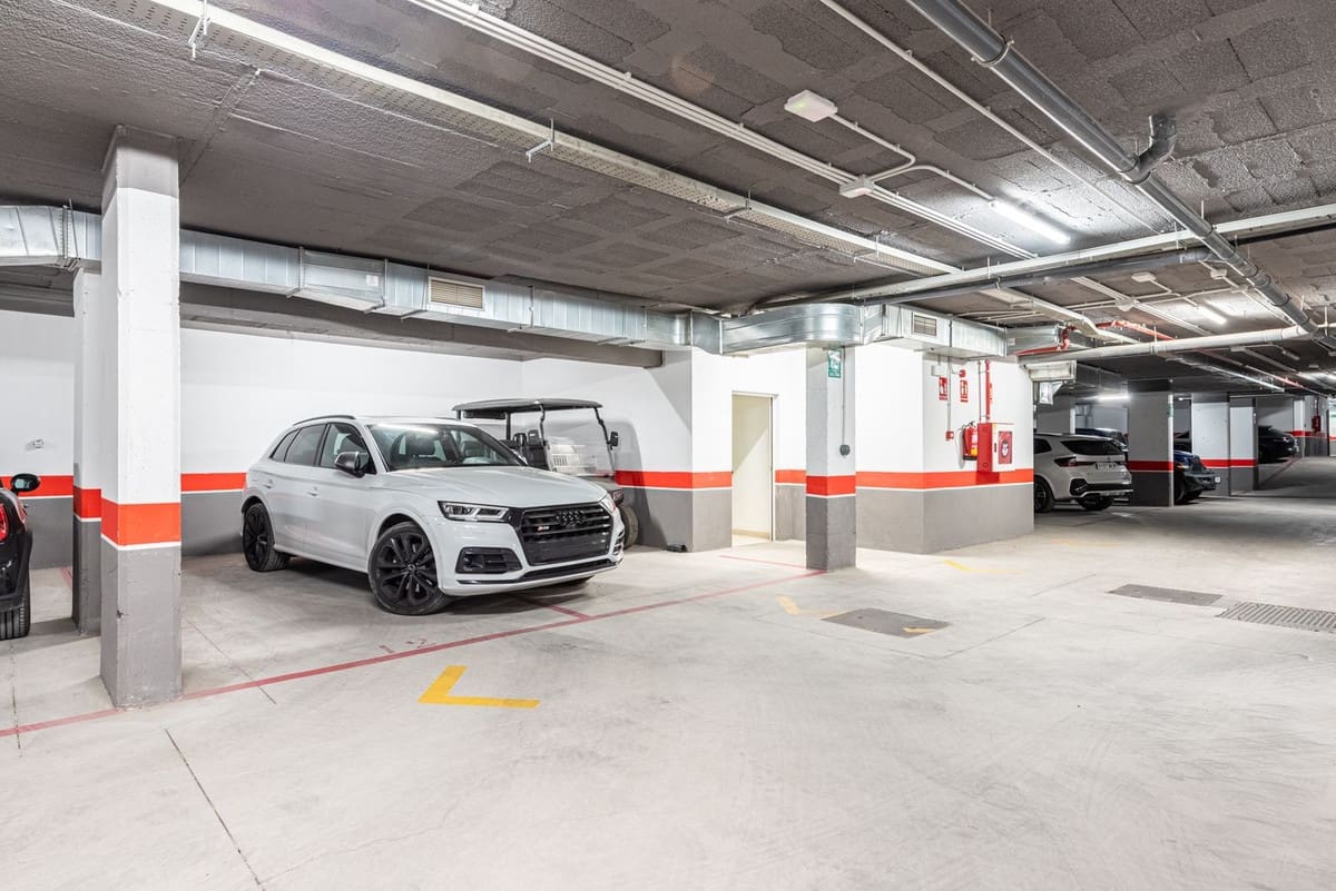4 sovrum Takvåning till salu i Benahavis med pool garage - 1 249 000 € (Ref: 9745205)