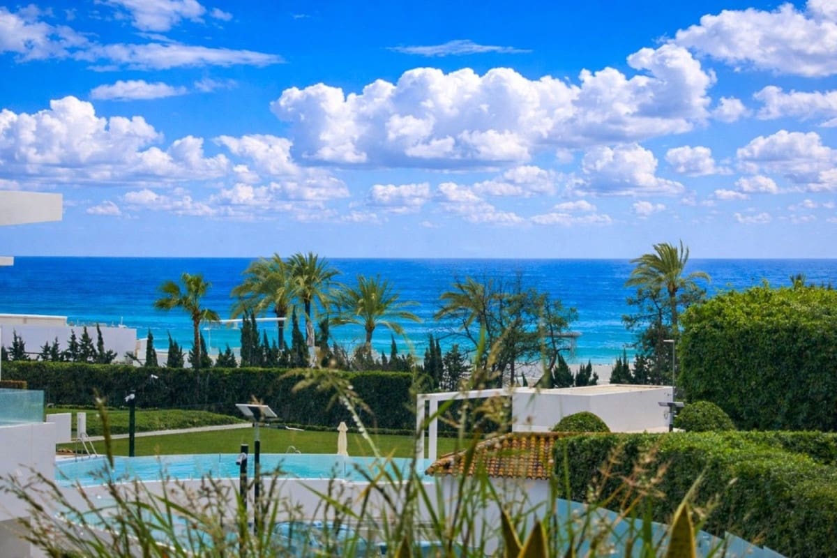 Apartamento de 2 habitaciones en Golden Mile en venta con piscina garaje - 650.000 € (Ref: 9745208)