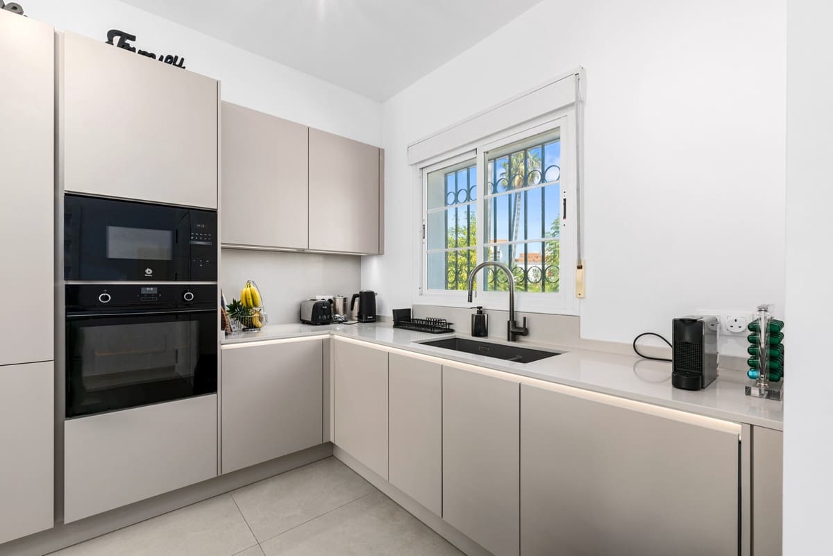 4 bedroom Villa for sale in Cancelada with pool - € 925,000 (Ref: 9745210)