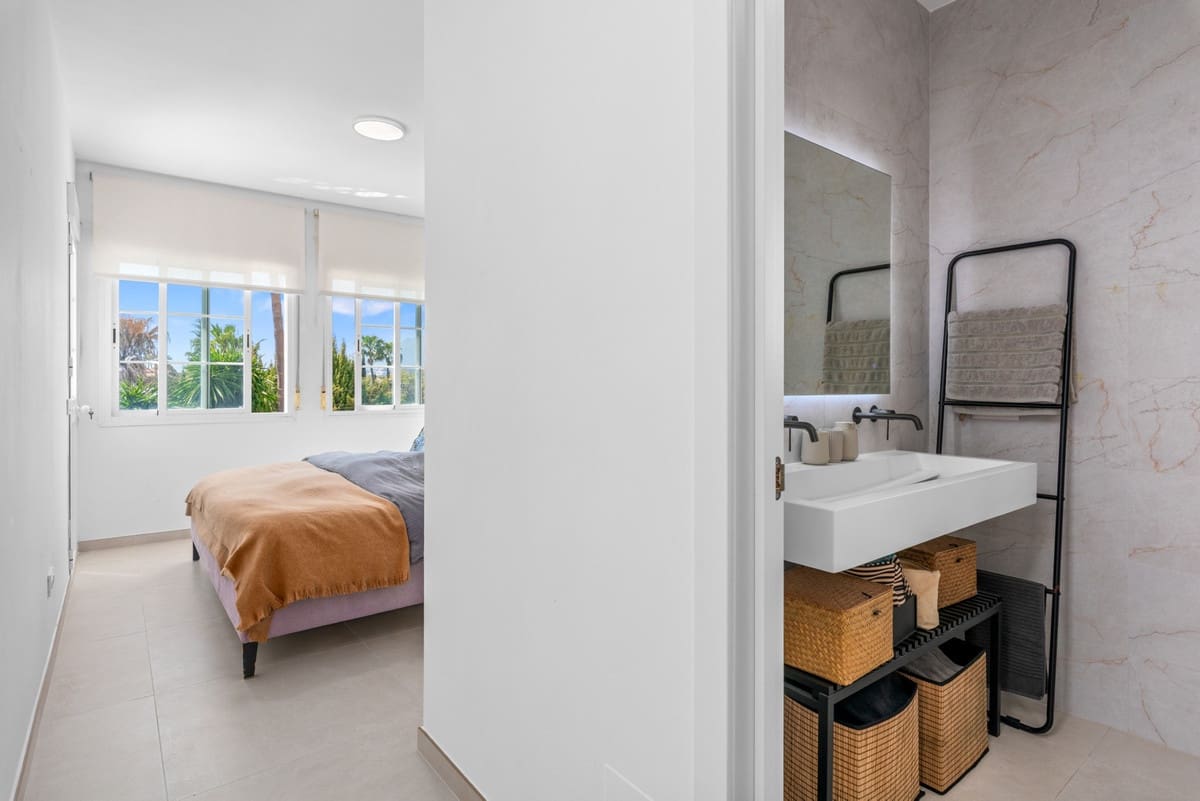 4 bedroom Villa for sale in Cancelada with pool - € 925,000 (Ref: 9745210)