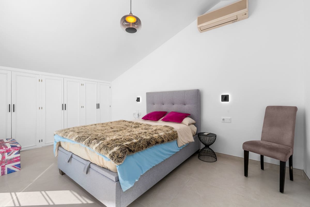 4 bedroom Villa for sale in Cancelada with pool - € 925,000 (Ref: 9745210)