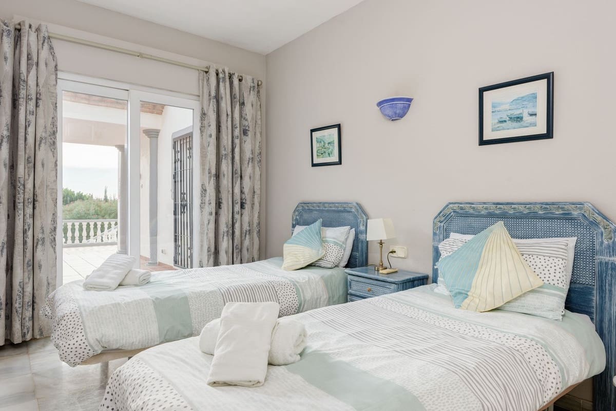 4 sypialnia Willa na sprzedaż w Mijas Golf z basenem garażem - 1 300 000 € (Ref: 9750855)