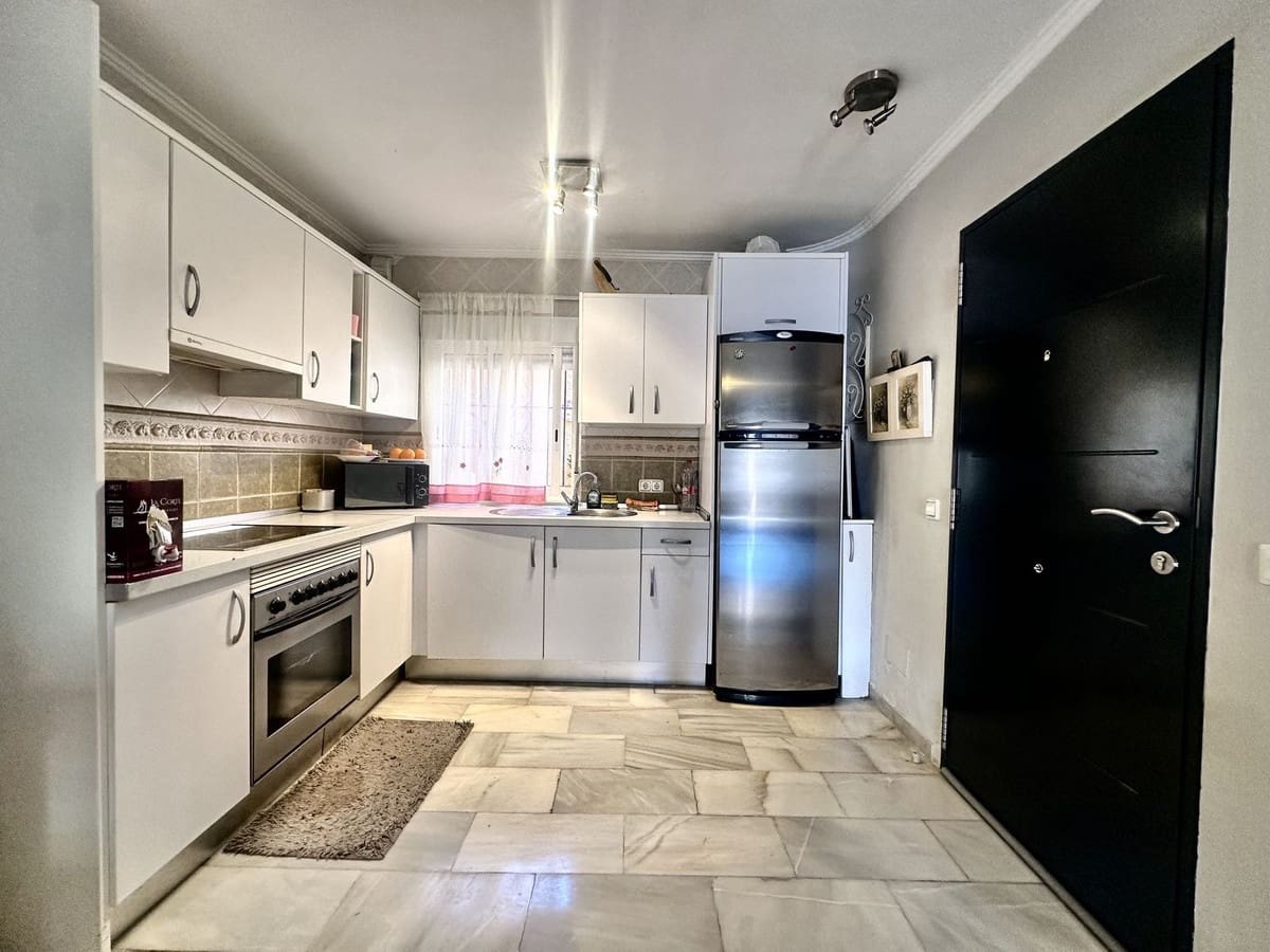 2 bedroom Beach Apartment for sale in El Faro with pool garage - € 299,000 (Ref: 9750959)