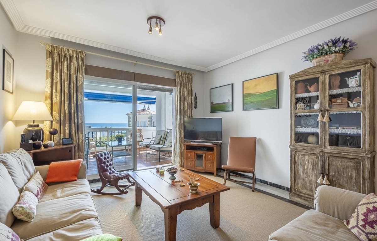 3 soverom Strandleiligheter til salgs i Puerto Banus med svømmebasseng garasje - € 945 000 (Ref: 9751436)