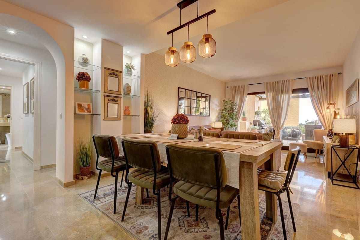 3 soverom Leilighet til salgs i La Duquesa / Puerto de la Duquesa med svømmebasseng garasje - € 370 000 (Ref: 9754271)