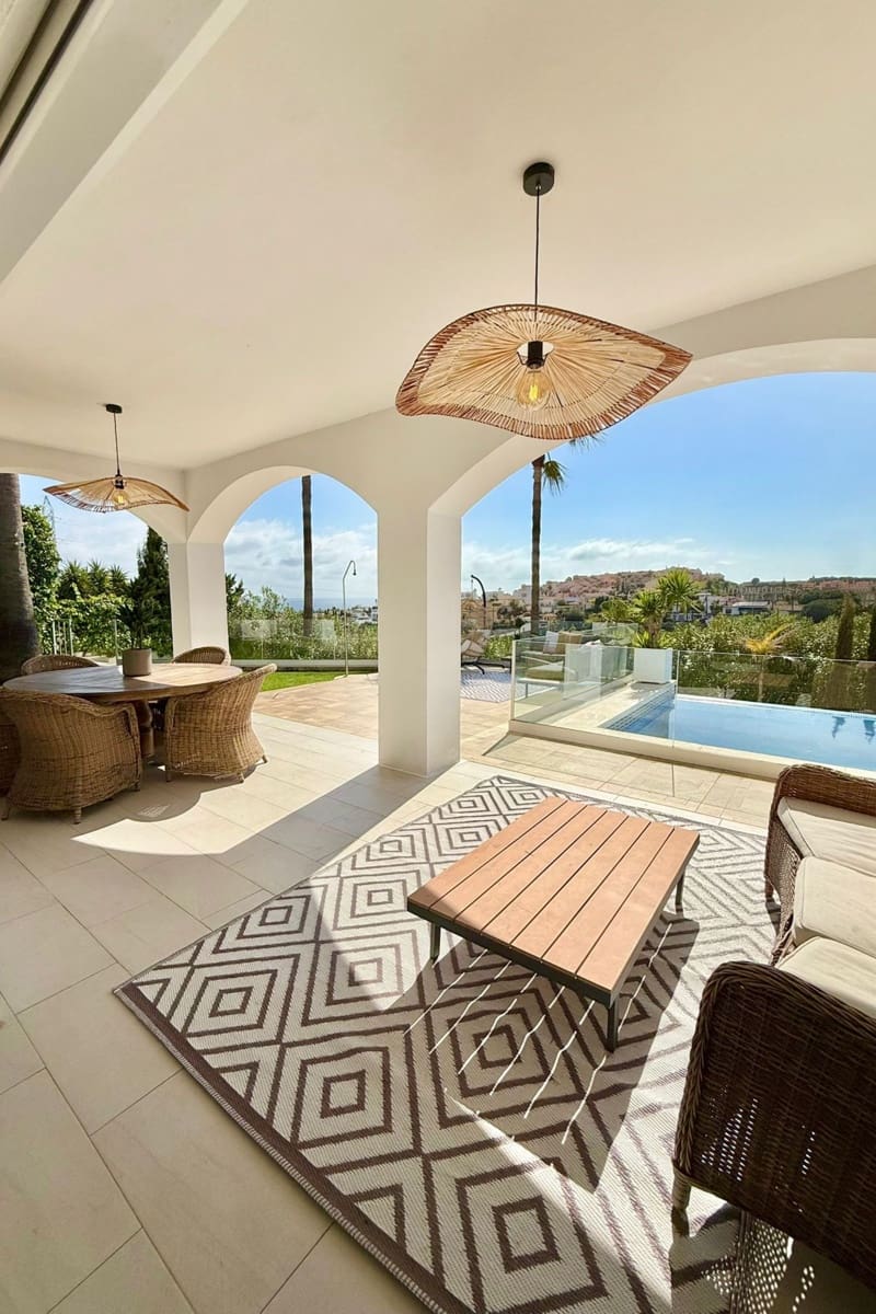 4 soveværelse Villa til salg i Riviera del Sol med swimmingpool garage - € 1.357.000 (Ref: 9755034)