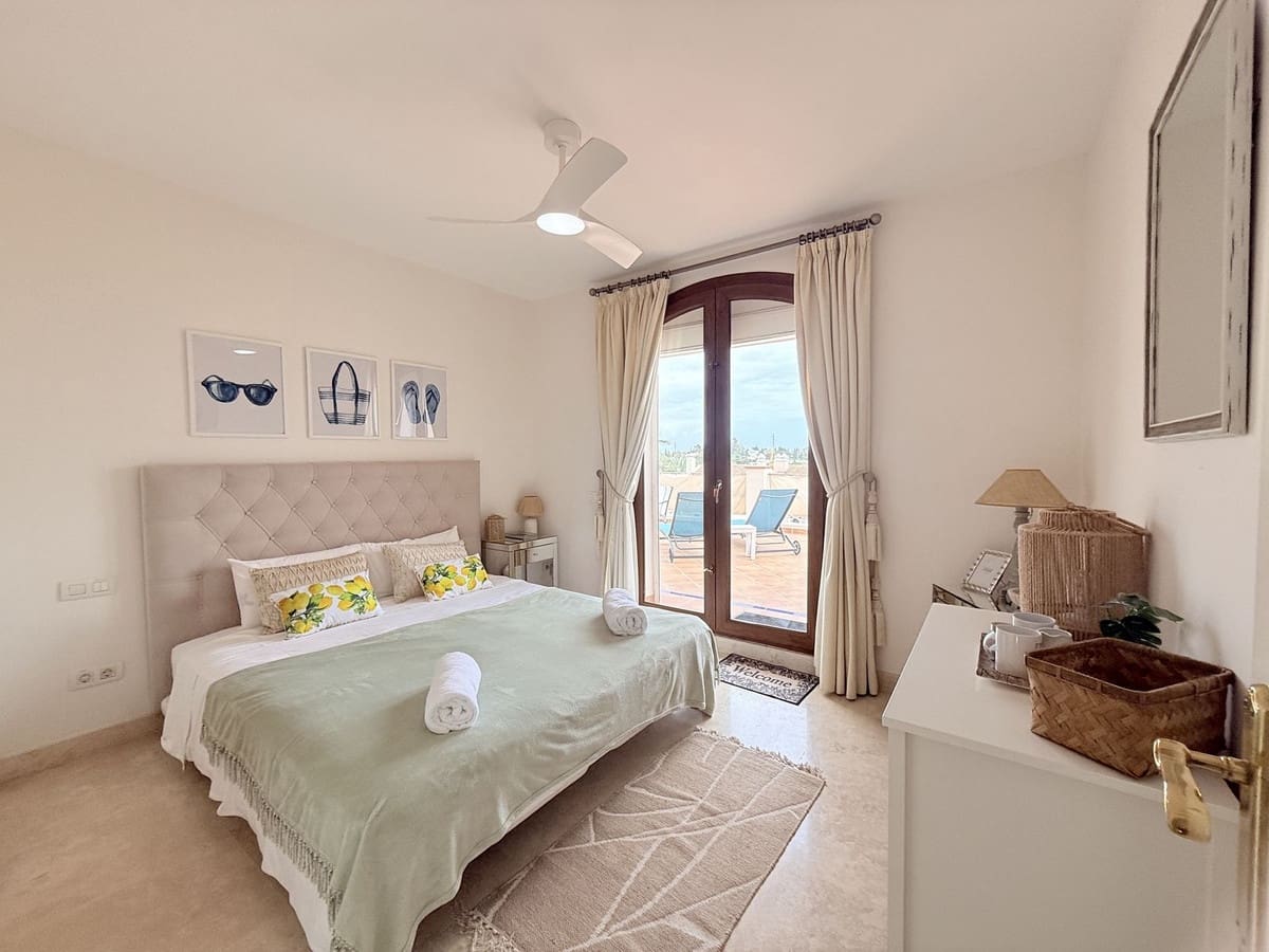 4 sypialnia Dom na sprzedaż w El Paraiso z basenem garażem - 800 000 € (Ref: 9762439)