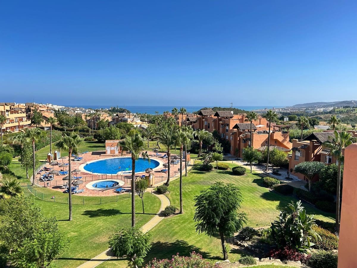 2 soveværelse Penthouse til salg i Casares med swimmingpool garage - € 269.000 (Ref: 9770139)