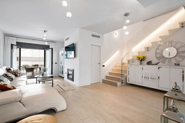 4 sovrum Semi-fristående Villa till salu i La Cala de Mijas, Mijas med garage - 995 000 € (Ref: 9770189)