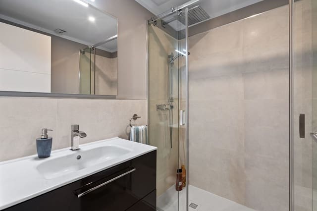 4 sovrum Semi-fristående Villa till salu i La Cala de Mijas, Mijas med garage - 995 000 € (Ref: 9770189)