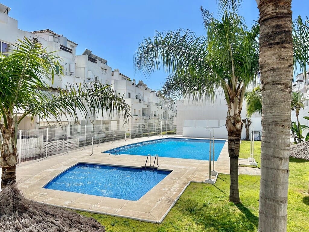 2 camera da letto Attico in vendita in Estepona con piscina garage - 299.000 € (Rif: 9771796)