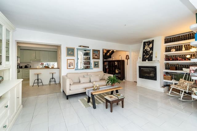 6 chambre Villa/Maison à vendre à Río Real, Marbella avec piscine garage - 1 275 000 € (Ref: 9777334)