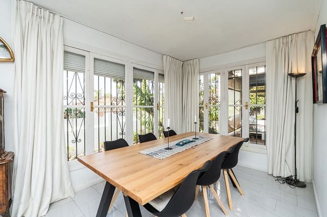 6 chambre Villa/Maison à vendre à Río Real, Marbella avec piscine garage - 1 275 000 € (Ref: 9777334)