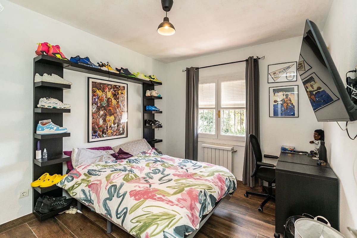 6 soverom Villa til salgs i Rio Real med svømmebasseng garasje - € 1 275 000 (Ref: 9777334)