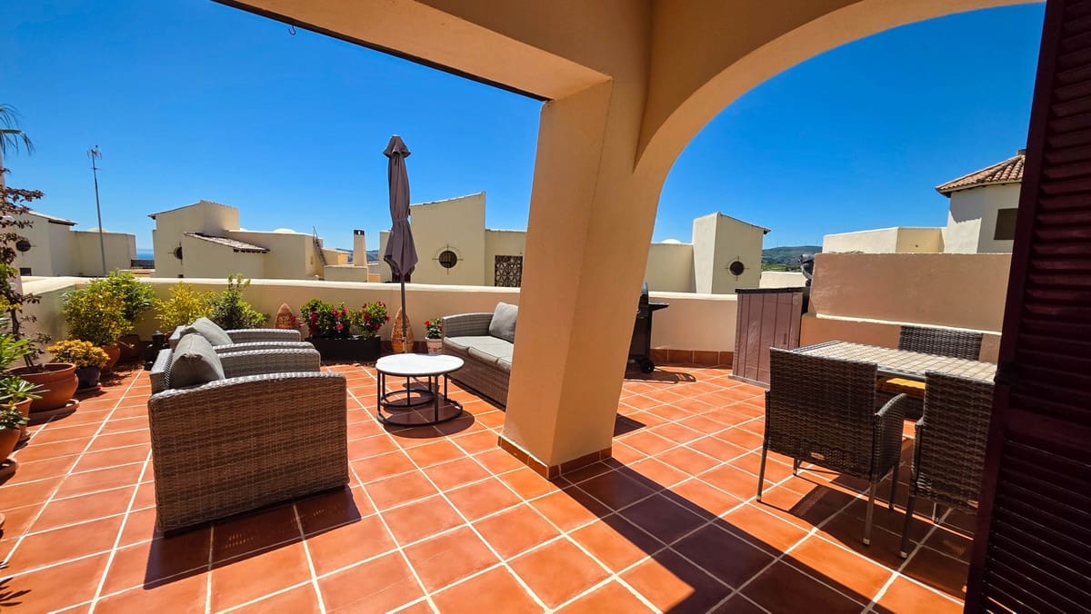 2 slaapkamer Strandappartement te koop in Casares met zwembad garage - € 275.000 (Ref: 9778863)