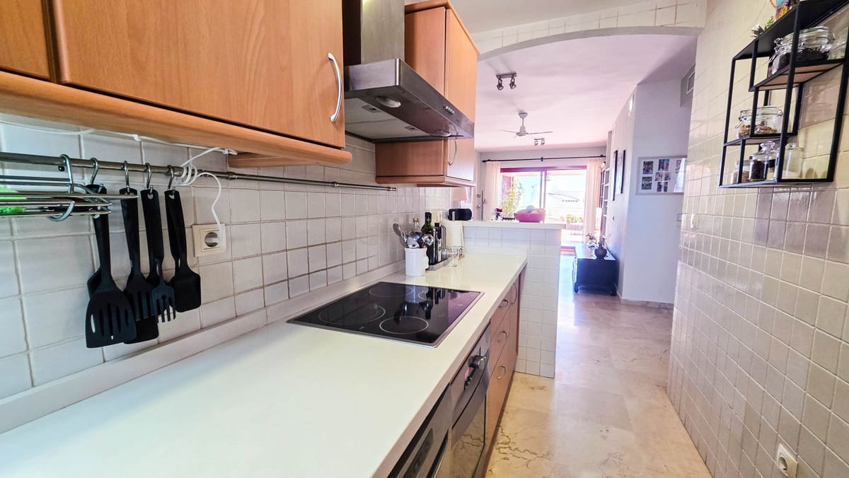 2 slaapkamer Strandappartement te koop in Casares met zwembad garage - € 275.000 (Ref: 9778863)