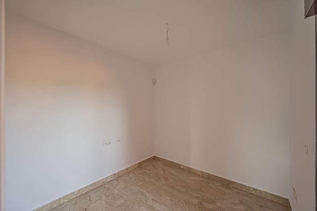 3 slaapkamer Penthouse te koop in Estepona met zwembad garage - € 310.000 (Ref: 9780037)