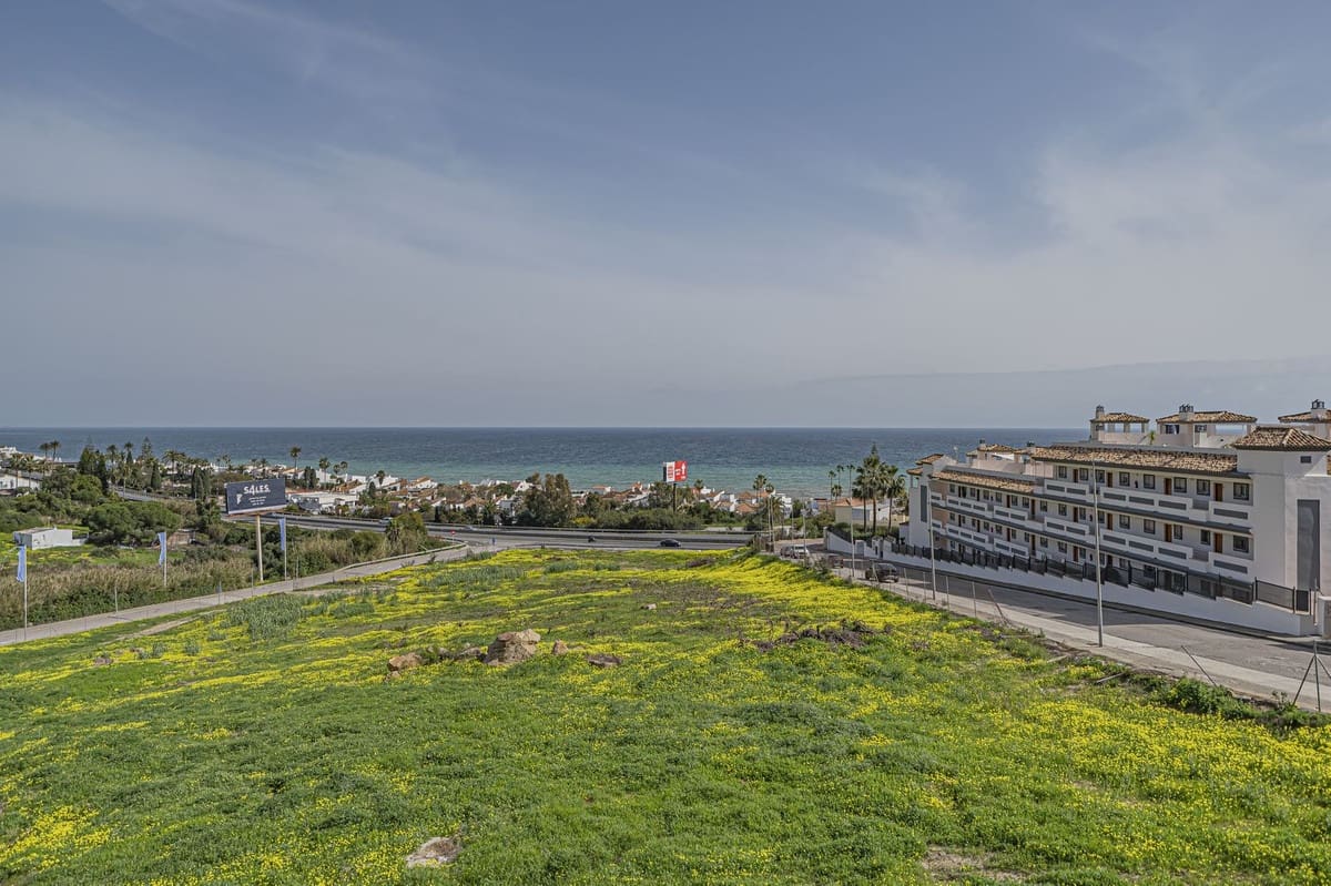 Ático de 3 habitaciones en Estepona en venta con piscina garaje - 310.000 € (Ref: 9780037)