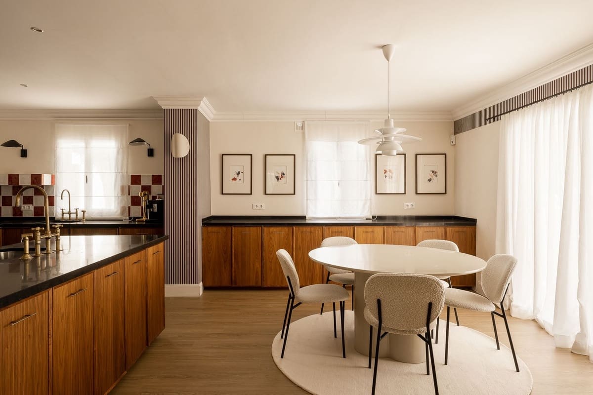 7 sypialnia Willa na sprzedaż w El Rosario z basenem garażem - 2 200 000 € (Ref: 9782862)