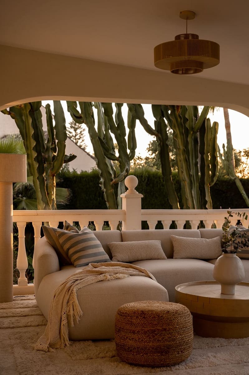 7 sypialnia Willa na sprzedaż w El Rosario z basenem garażem - 2 200 000 € (Ref: 9782862)