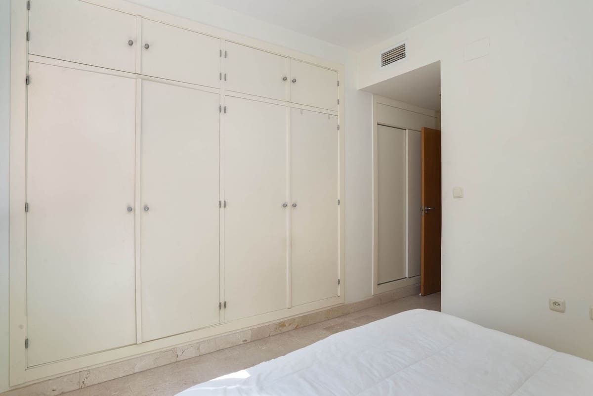 2 slaapkamer Appartement te koop in Marbesa met zwembad garage - € 389.000 (Ref: 9787880)