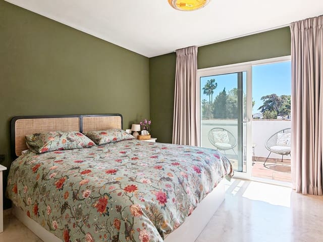 4 soveværelse Villa til salg i Calahonda, Mijas med swimmingpool garage - € 1.150.000 (Ref: 9789531)