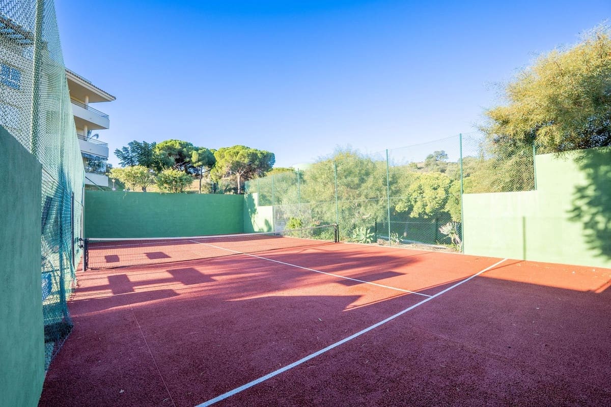 Apartamento de 2 habitaciones en La Cala Hills en venta con piscina garaje - 330.000 € (Ref: 9789558)