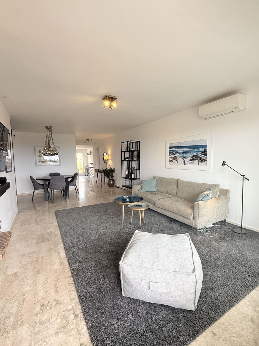 Ático de 2 habitaciones en New Golden Mile en venta con piscina - 395.000 € (Ref: 9789747)