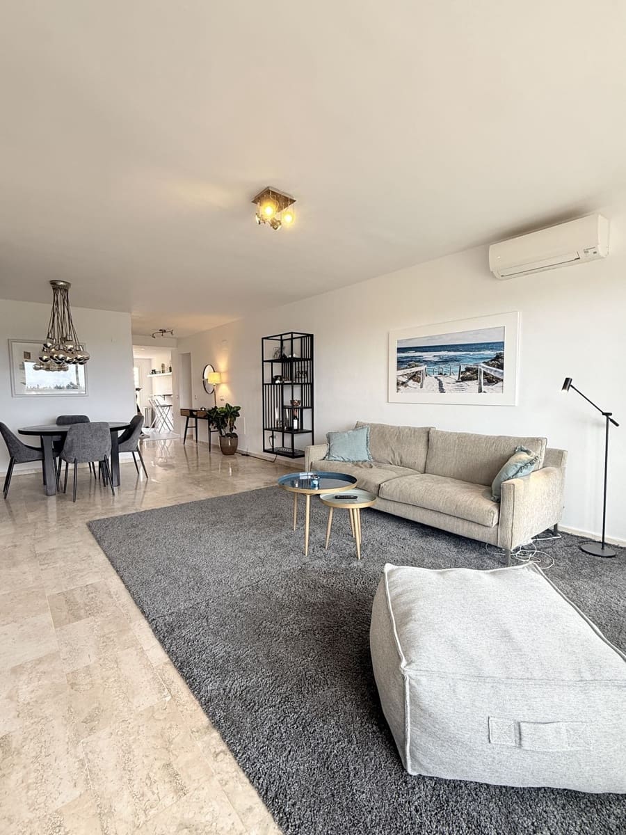 Ático de 2 habitaciones en New Golden Mile en venta con piscina - 395.000 € (Ref: 9789747)