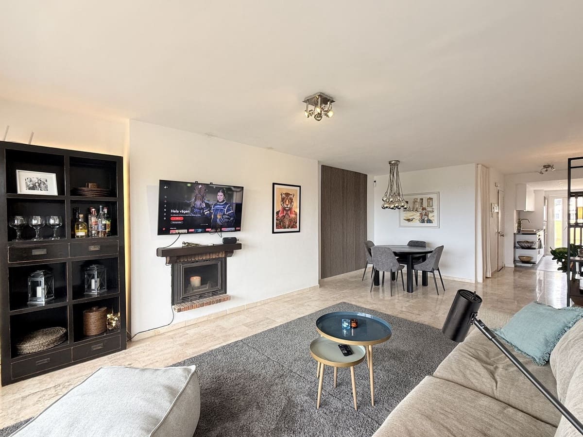 Ático de 2 habitaciones en New Golden Mile en venta con piscina - 395.000 € (Ref: 9789747)