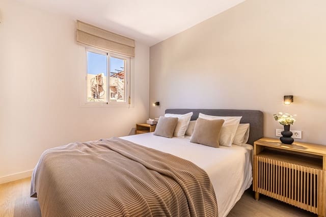 3 soverom Hus til salgs i Estepona med svømmebasseng garasje - € 599 000 (Ref: 9789993)