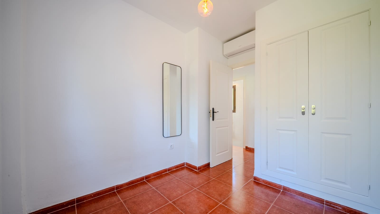 3 slaapkamer Huis te koop in Casares met zwembad garage - € 275.000 (Ref: 9795151)