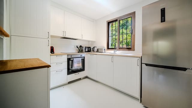 3 slaapkamer Huis te koop in Casares met zwembad garage - € 275.000 (Ref: 9795151)