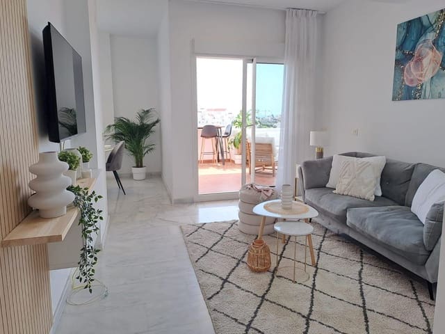 Apartamento de 2 habitaciones en Estepona en venta con piscina garaje - 320.000 € (Ref: 9800036)