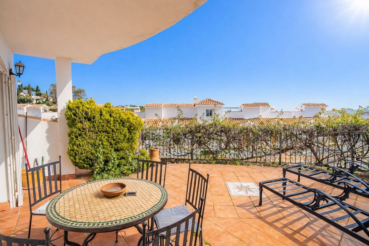 3 soveværelse Byhus til salg i Mijas med swimmingpool garage - € 399.000 (Ref: 9800069)