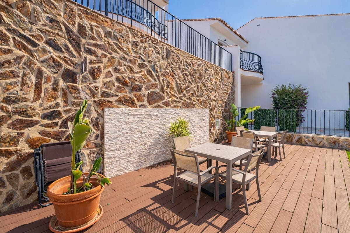 3 soveværelse Byhus til salg i Mijas med swimmingpool garage - € 399.000 (Ref: 9800069)