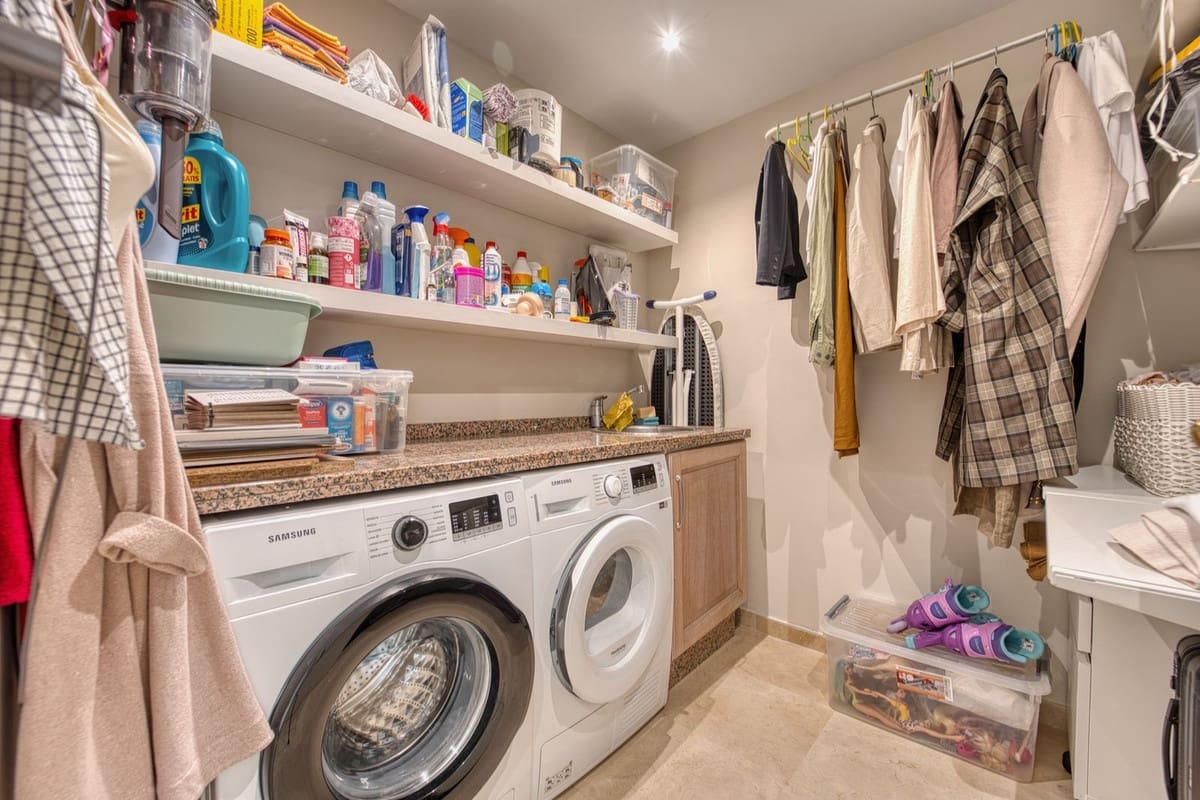 3 quarto Apartamento de Praia para venda em Puerto Banus com piscina garagem - 1 350 000 € (Ref: 9800101)