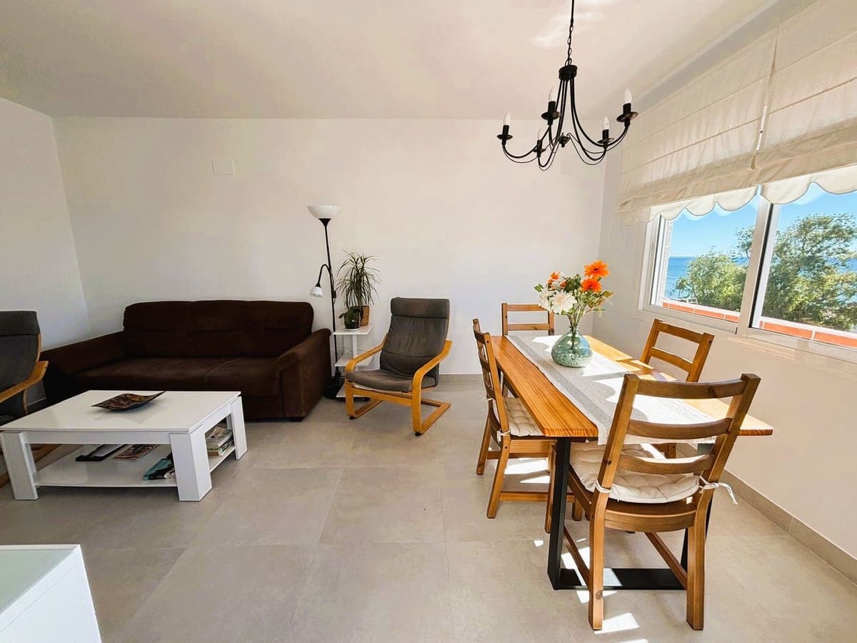 2 slaapkamer Strandappartement te koop in La Cala de Mijas met zwembad - € 379.000 (Ref: 9802759)